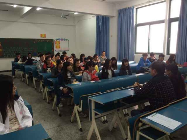 我系召开寝室长工作会议