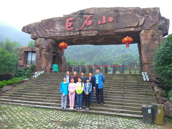 社会系：我系组织教师看望实习生