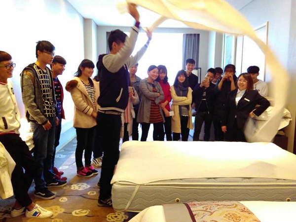 我系开展2016级酒店管理专业认知实习 我系开展2016级酒店管理专业认知实习