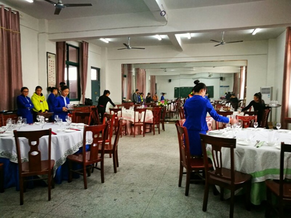 我系举行中餐主题宴会设计大赛 我系举行中餐主题宴会设计大赛