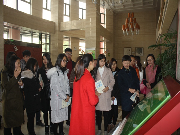 我系组织老年服务与管理专业学生赴养老机构开展现场教学 我系组织老年服务与管理专业学生赴养老机构开展现场教学