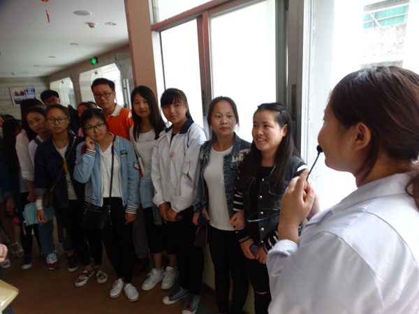 我系赴“怡人堂”养老中心开展志愿服务活动