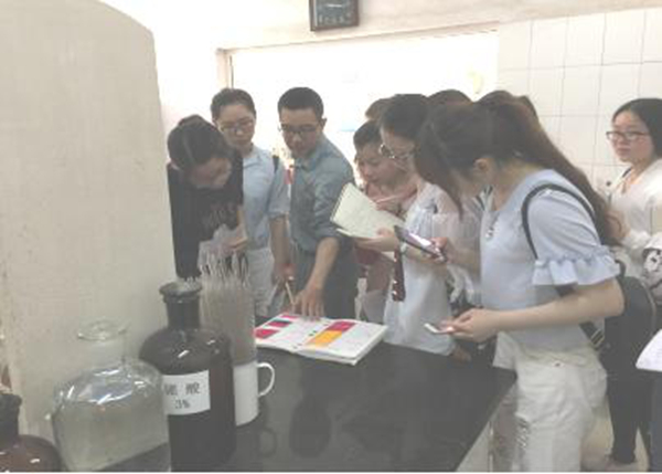 我系组织学生赴华鹏纺织有限公司见习 我系组织学生赴华鹏纺织有限公司见习