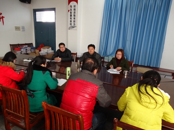 我系新学期学生工作全面启动 我系新学期学生工作全面启动