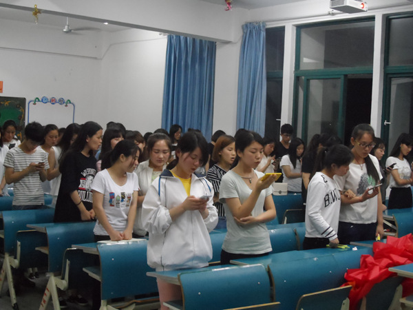 我系开展资助诚信教育主题月系列活动