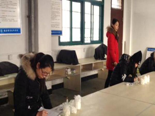 我系组织纺织服装专业群技能大赛 我系组织纺织服装专业群技能大赛