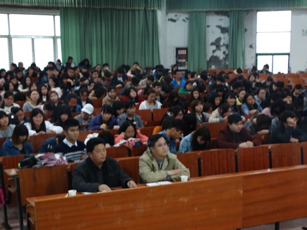 我系开展法制安全教育专题讲座