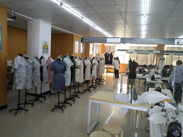 我系服装类专业职业教育开放周活动受欢迎